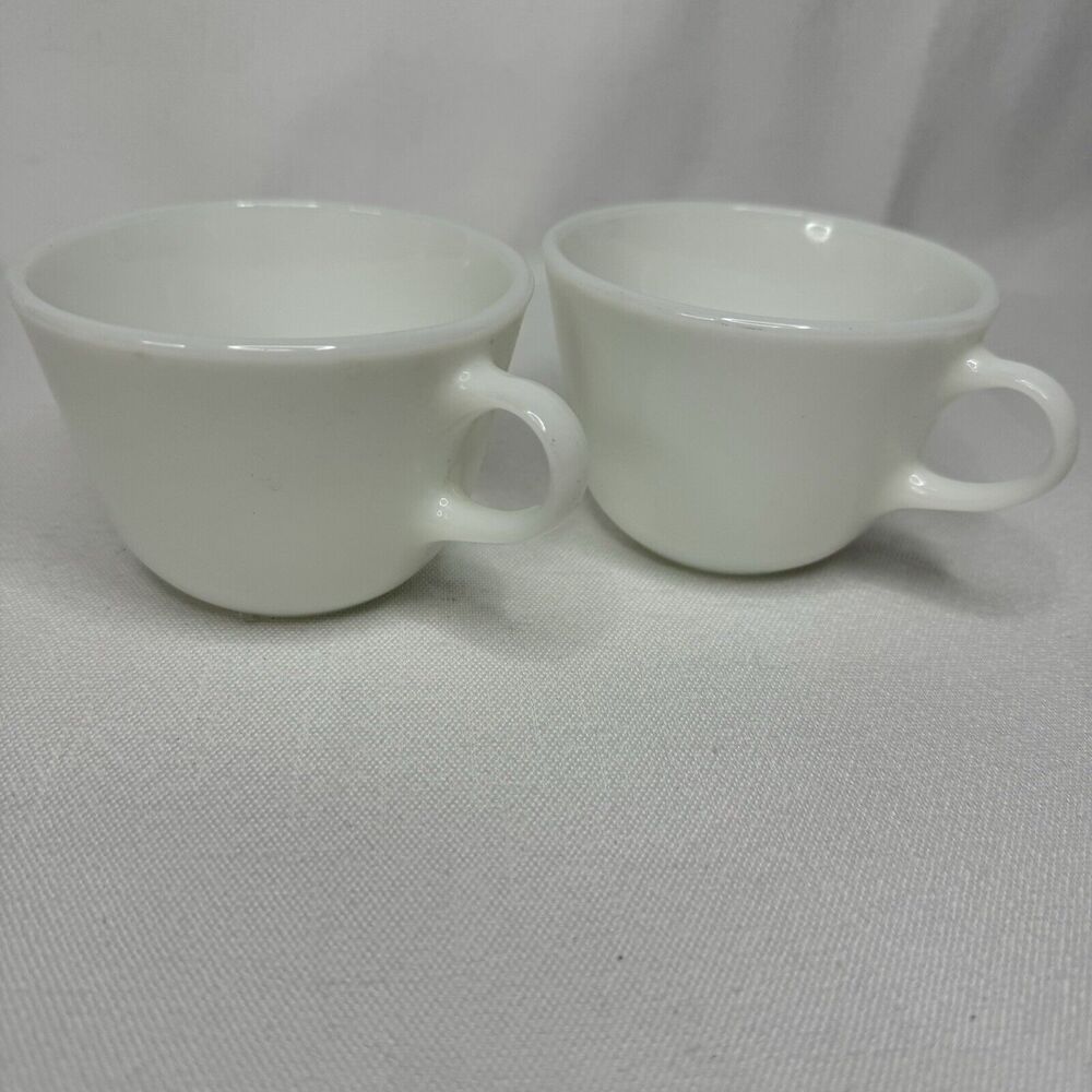 Set of 2 Vintage Pyrex All White Milk Glass Coffee Tea Cup Mugs Farm Home Retro